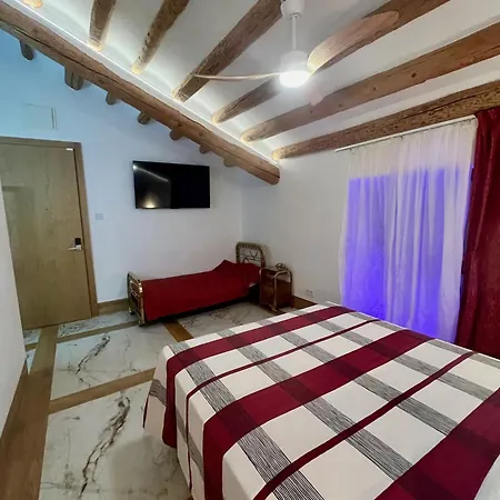 Chicos De Y Restaurante * Lastanosa