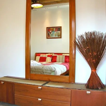 Chicos De Y Restaurante Landhuis Lastanosa